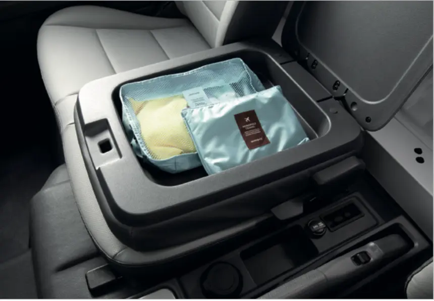 Centre seat backrest tray console
